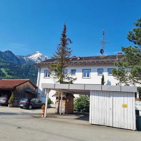 דירה Haus Kreuzeckwiese - Self Catering גרמיש-פרטנקירכן