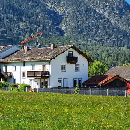 Apartment Haus Kreuzeckwiese - Self Catering Garmisch-Partenkirchen